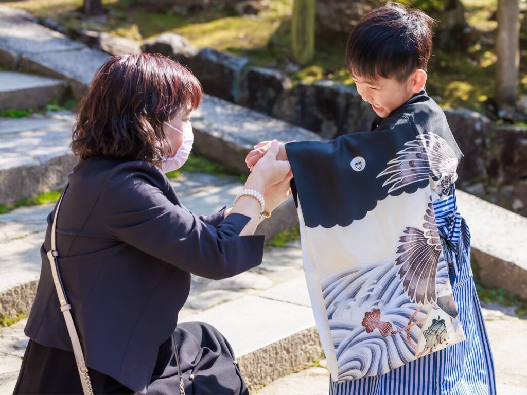 優しいおばあちゃまが、時々袴を治してくれます。